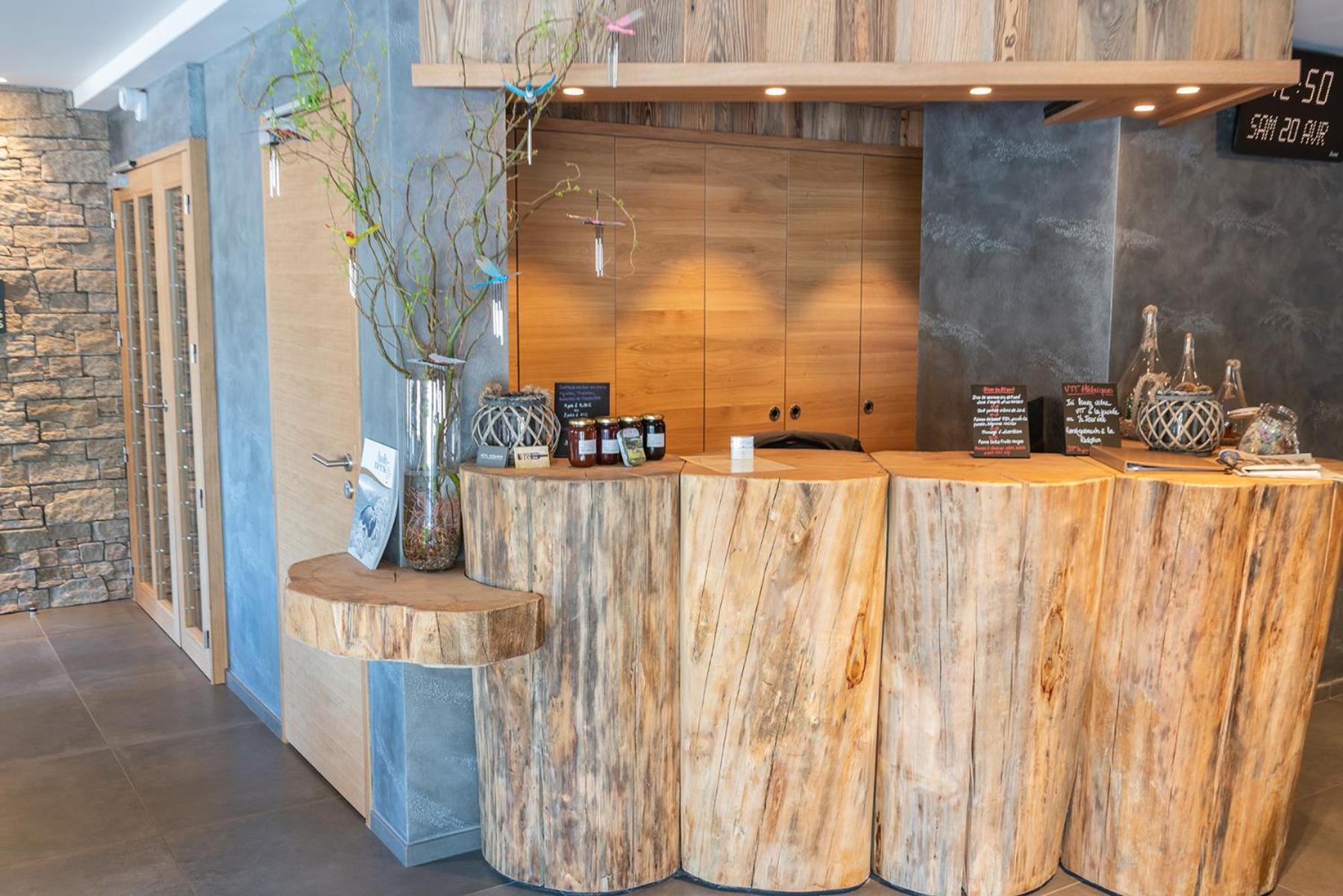 Hotel Interlaken Lounge Bar & Spa 克松吕-隆日梅 外观 照片