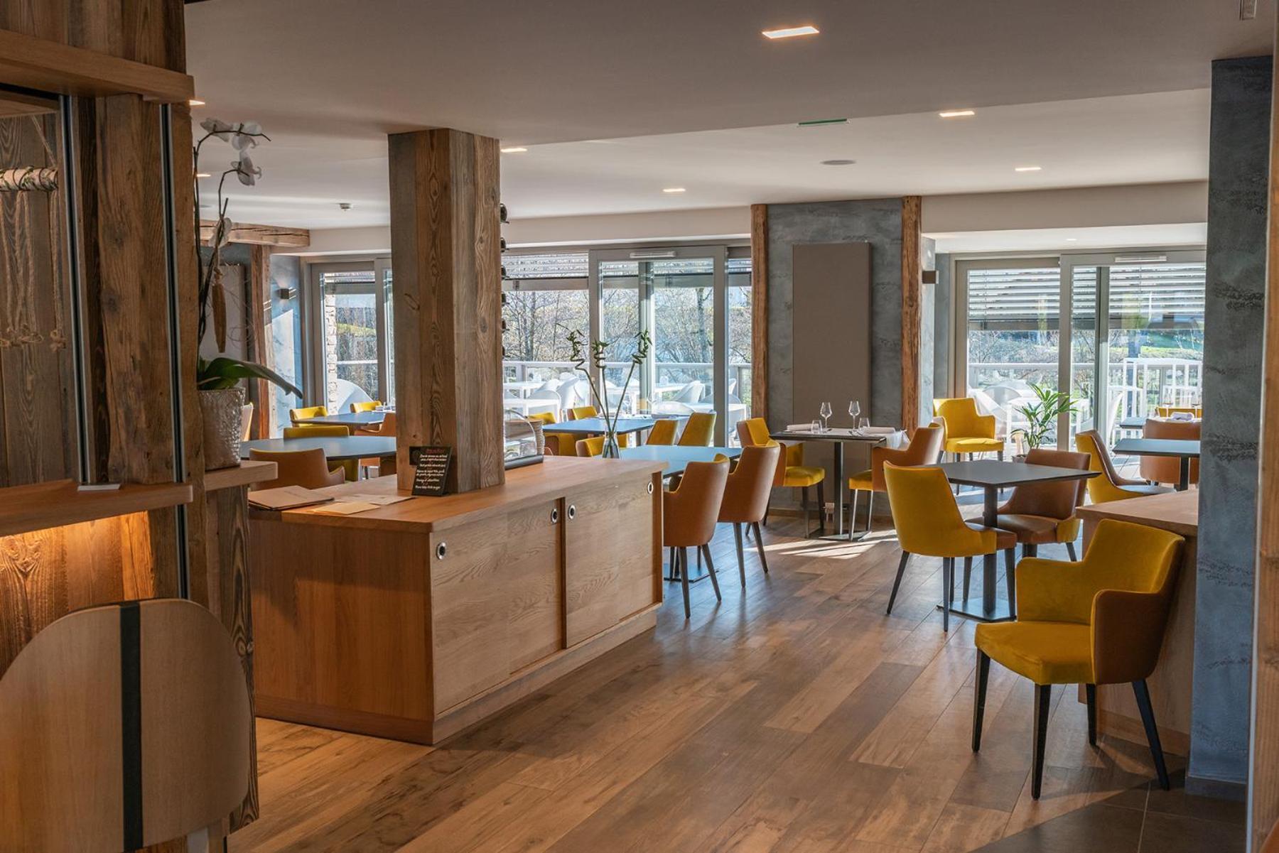 Hotel Interlaken Lounge Bar & Spa 克松吕-隆日梅 外观 照片