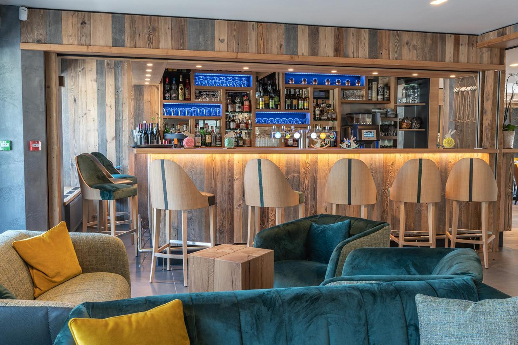 Hotel Interlaken Lounge Bar & Spa 克松吕-隆日梅 外观 照片