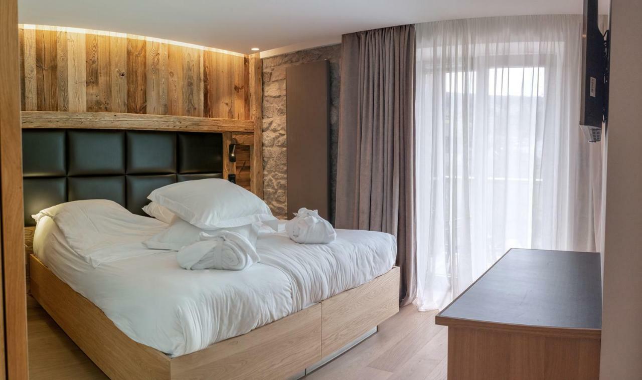 Hotel Interlaken Lounge Bar & Spa 克松吕-隆日梅 外观 照片